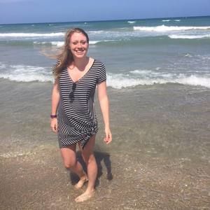 Meet your Posher, Alexia