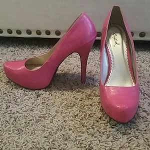 Pink heels size 7
