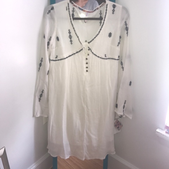 Boho white dress with black detail - Picture 2 of 5