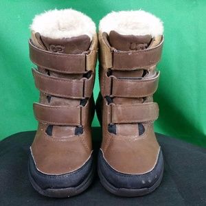 UGG "KIT" BOYS BOOTS - Size 13 (PRELOVED but NICE)