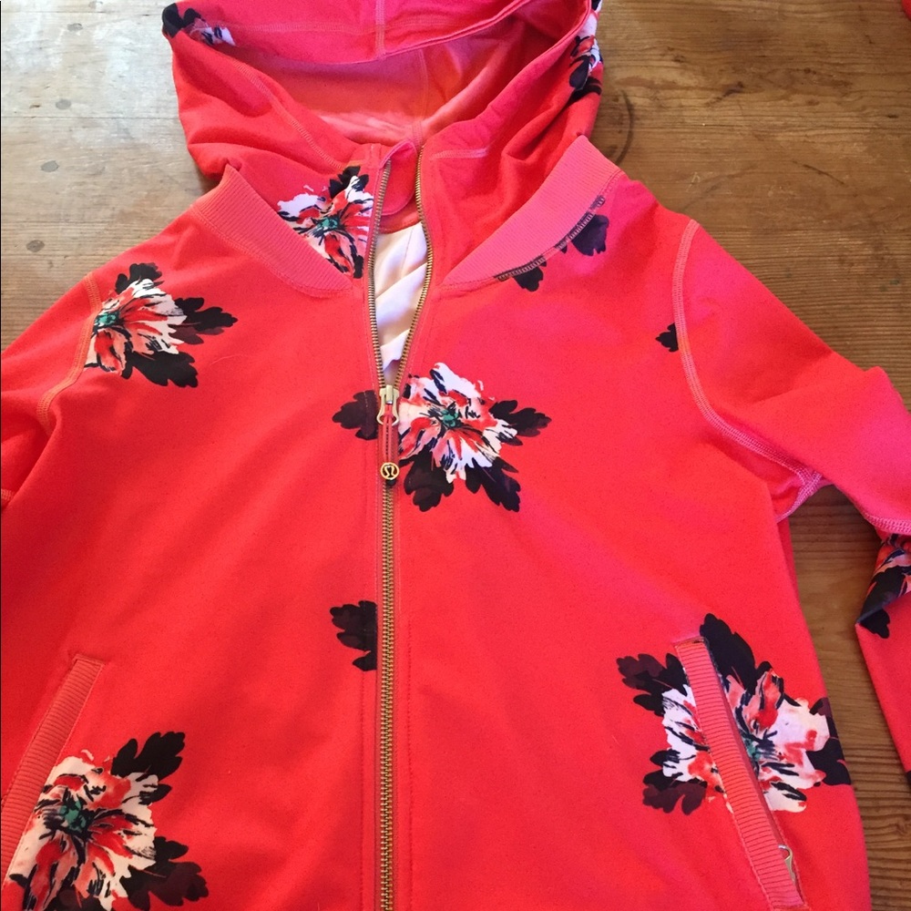 Brand new never worn Lulu Lemon jacket
