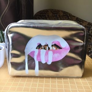 Kylie Limited Edition Holiday 2016 Makeup Bag