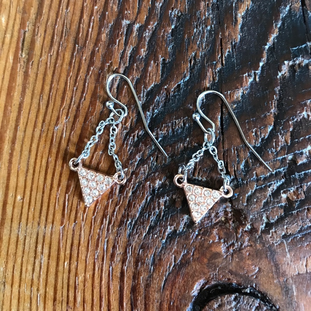 ~*dainty*~ rose gold tiny shiny triangle earrings