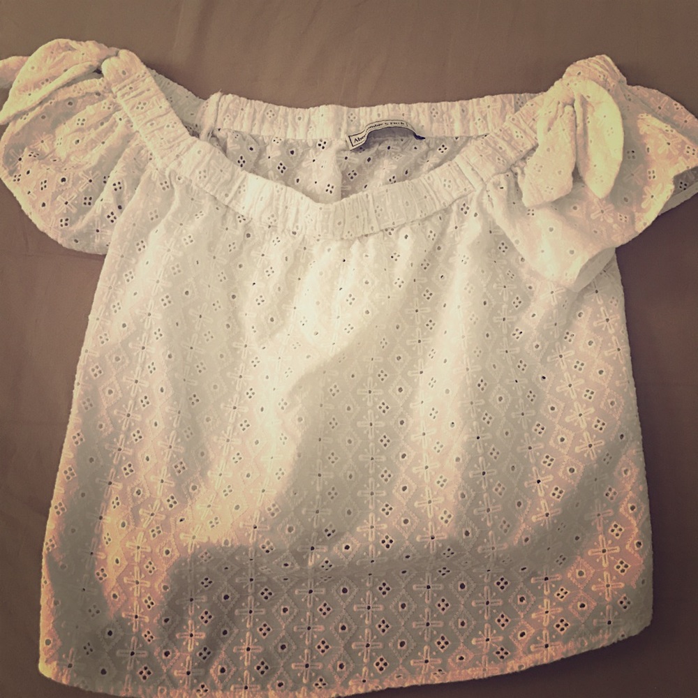 Abercrombie and fitch off the shoulder white