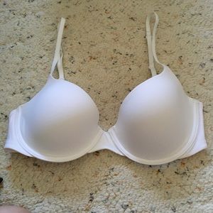 NWOT Victoria's Secret Demi Bra