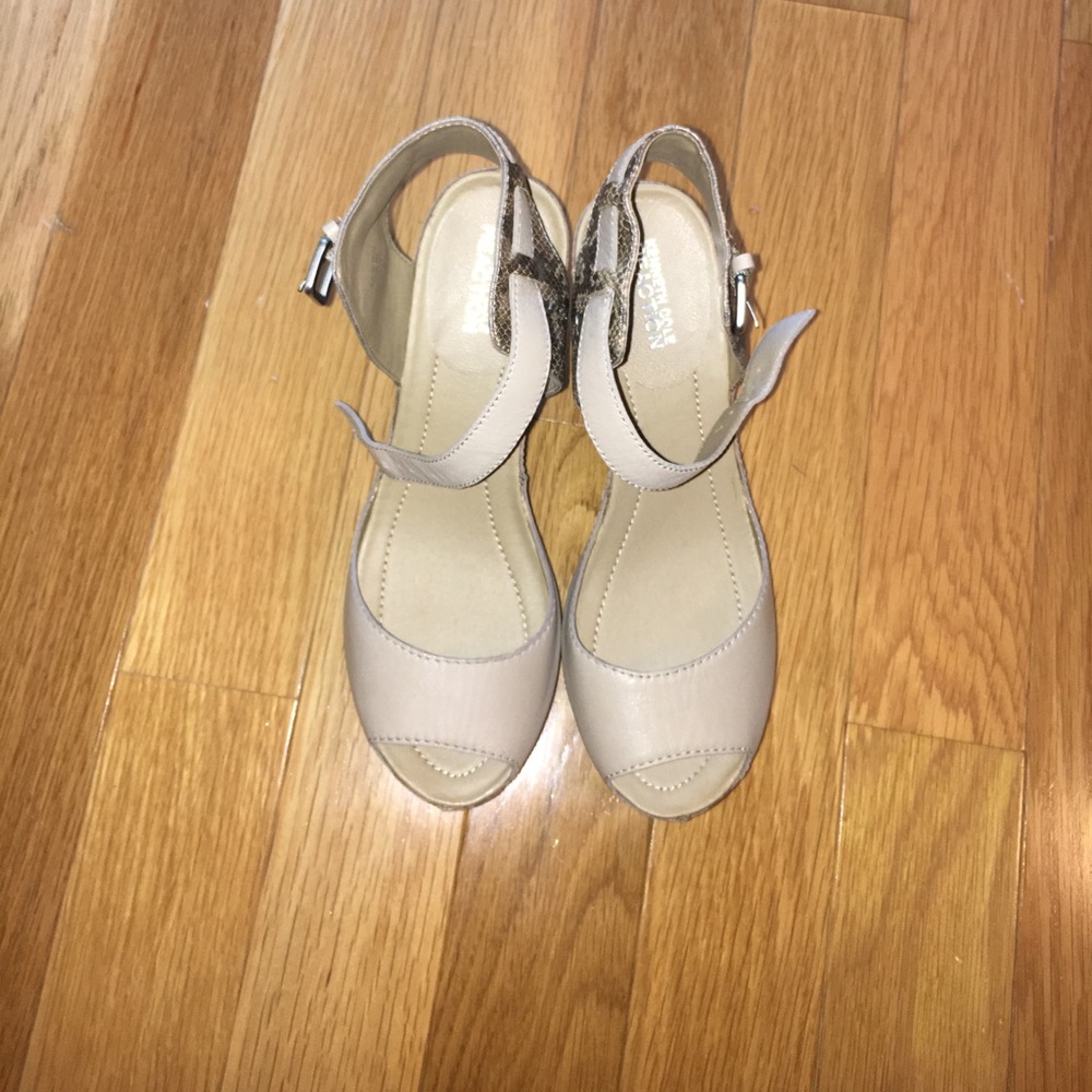 BRAND NEW LEATHER PLATFORM SHOE