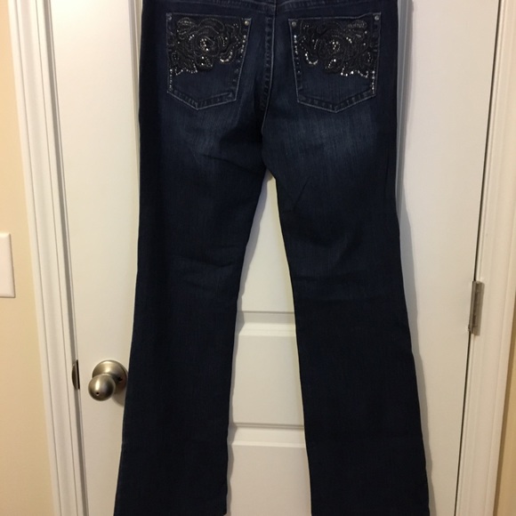 Jeans - Picture 2 of 4