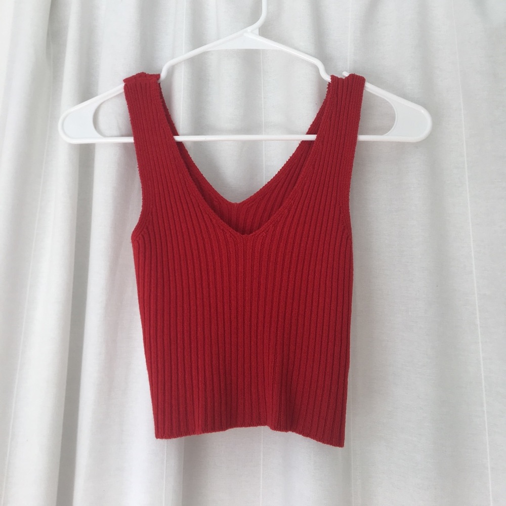 BRANDY MELVILLE KNIT CROP TOP