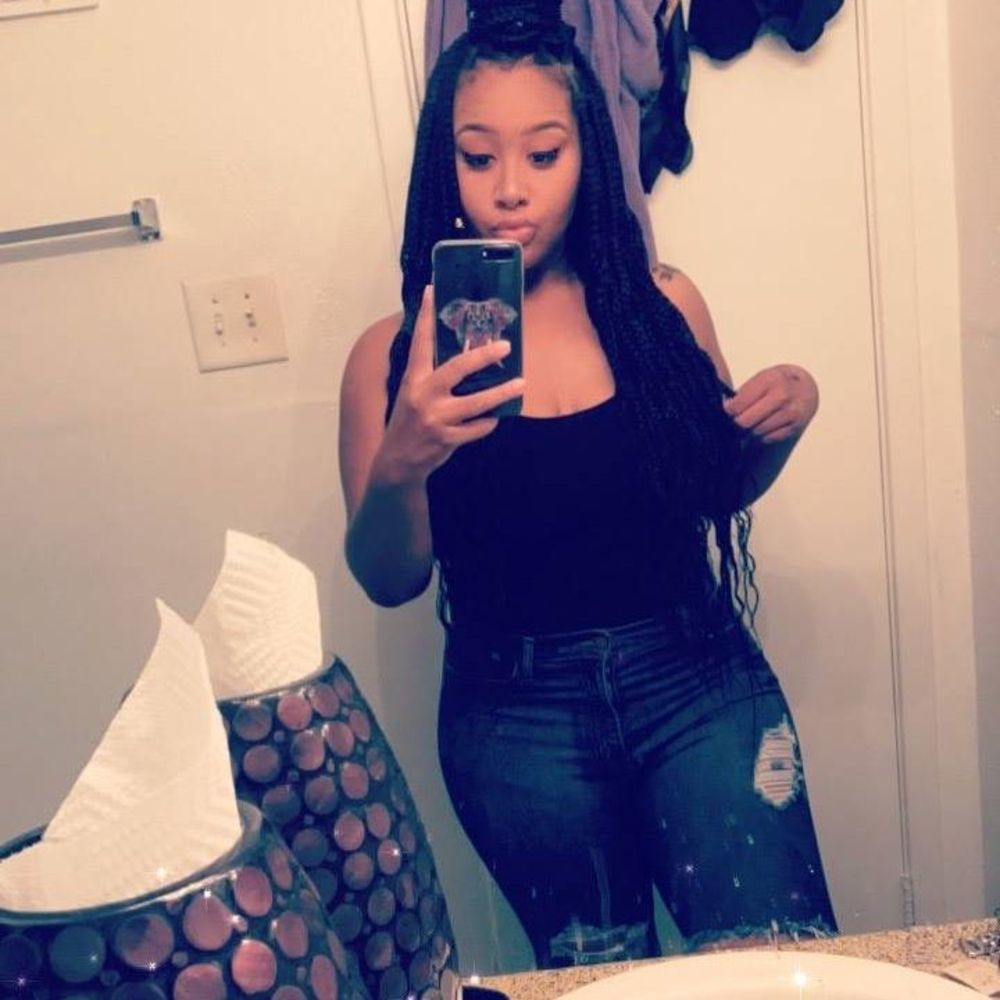 Meet your Posher, Kiana