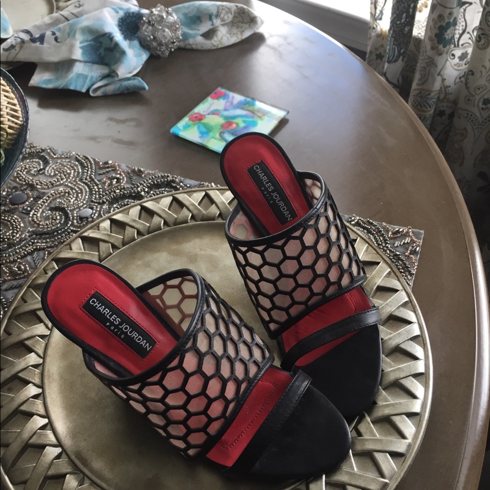 Shoe runs big, so if you are a 8 it fits perfect