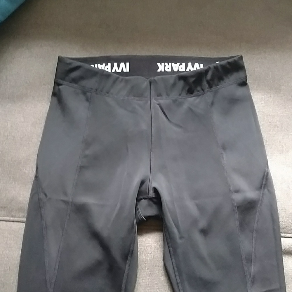 Never worn Ivy Park leggings!