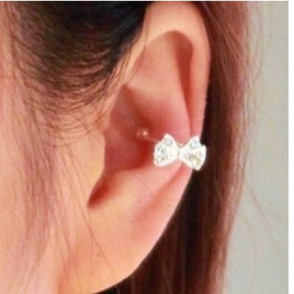 Jewelry - Bow Ear Cuff Earring