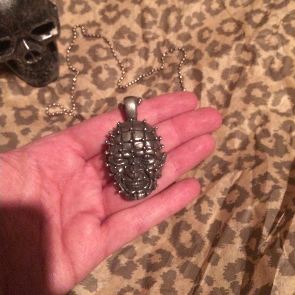 Pinhead necklace - Picture 2 of 3