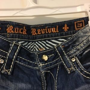 Buckle jeans