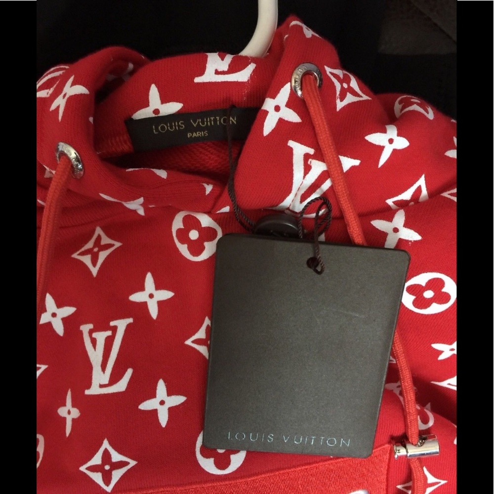New LV Supreme Hoodie Louis Vuitton size L - Picture 2 of 3