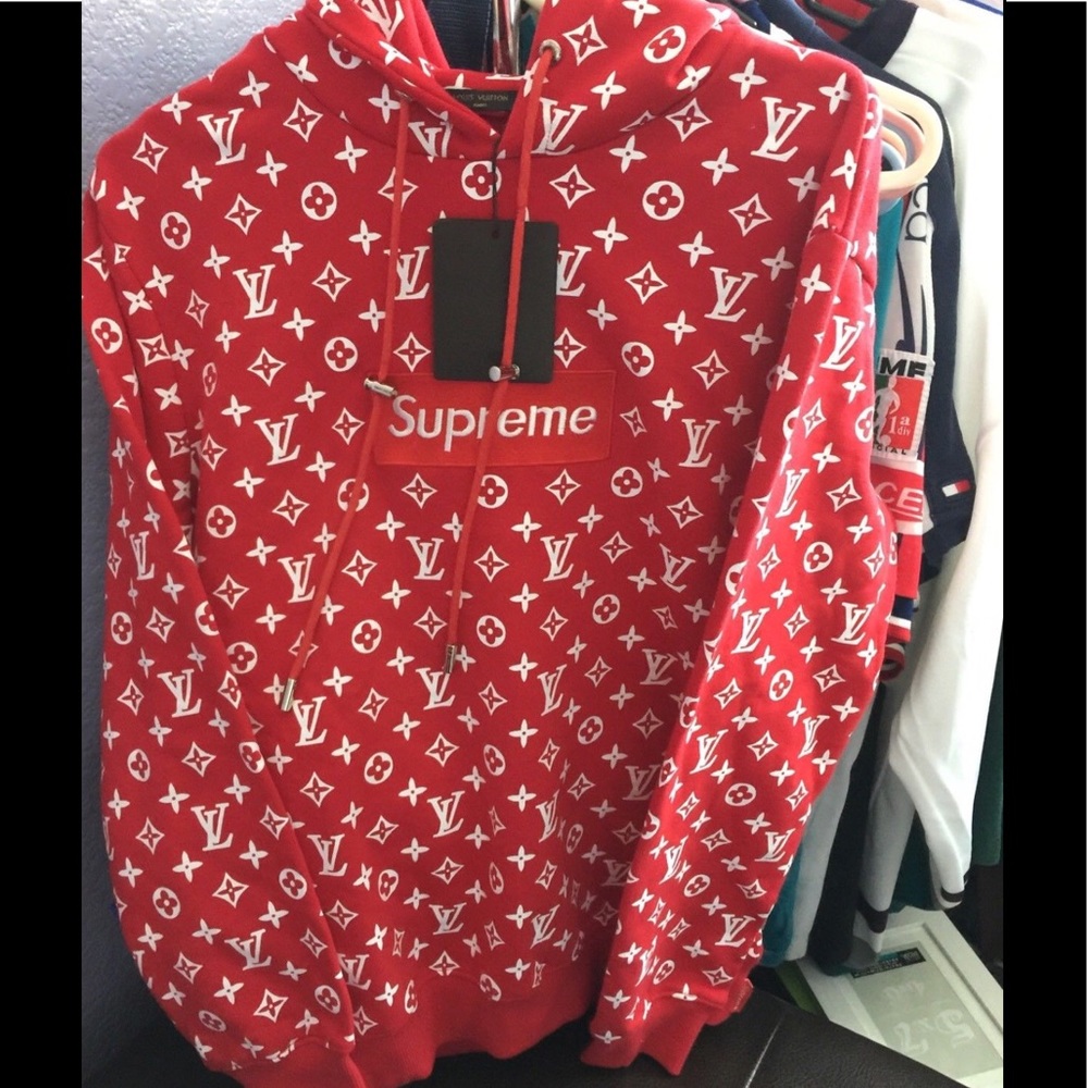 New LV Supreme Hoodie Louis Vuitton size L - Picture 3 of 3