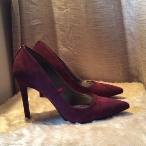 **New** Bergundy Pointed Toe Heels