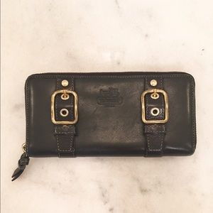 Coach Zoe Zip Accordion Leather Wallet Black/Brass