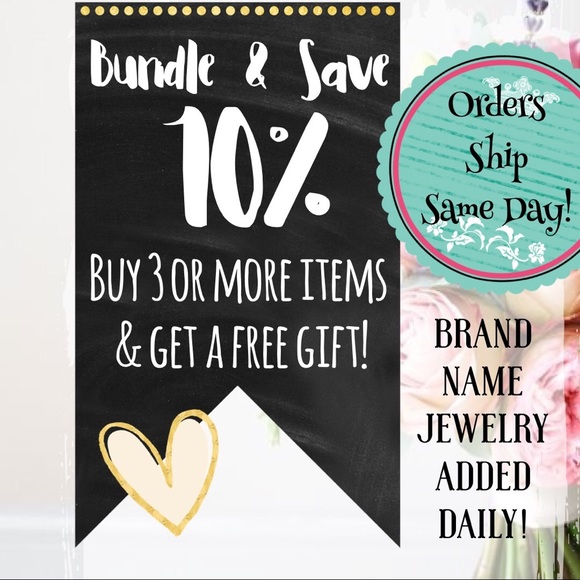 NY&Co • Double Heart Dainty Necklace - Picture 4 of 4