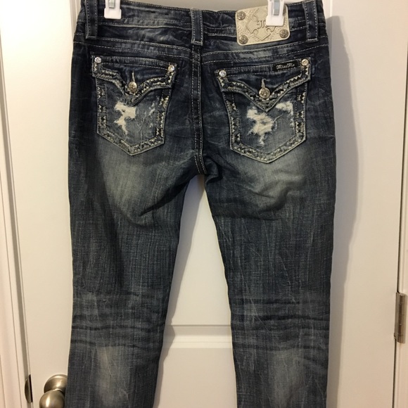 Buckle capris - Picture 2 of 3