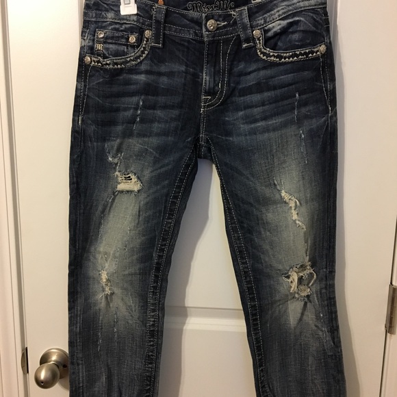 Buckle capris - Picture 3 of 3