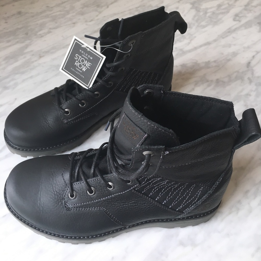 NWT Women's Volcom Hemlock Boot 8.5