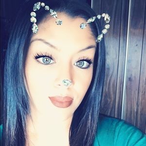 Meet your Posher, Crystal