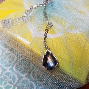 EUC Kendra Scott necklace