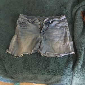 Cut off high waisted shorts