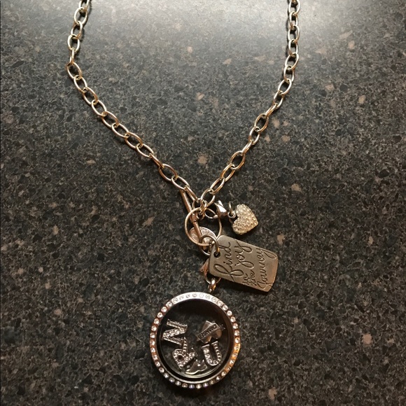 Jewelry - Origami Owl necklace