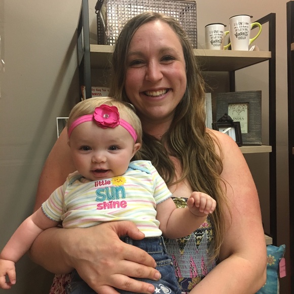 Meet your Posher, Megan - Picture 2 of 8