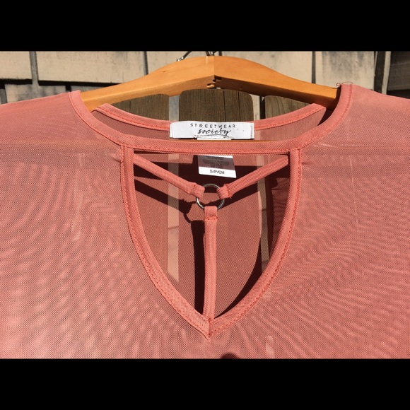 Cute top shirt - Picture 2 of 4