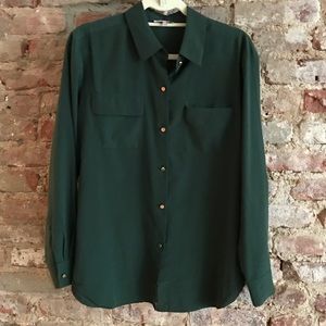 SOLD 🚫Beautiful Juicy Couture green blouse