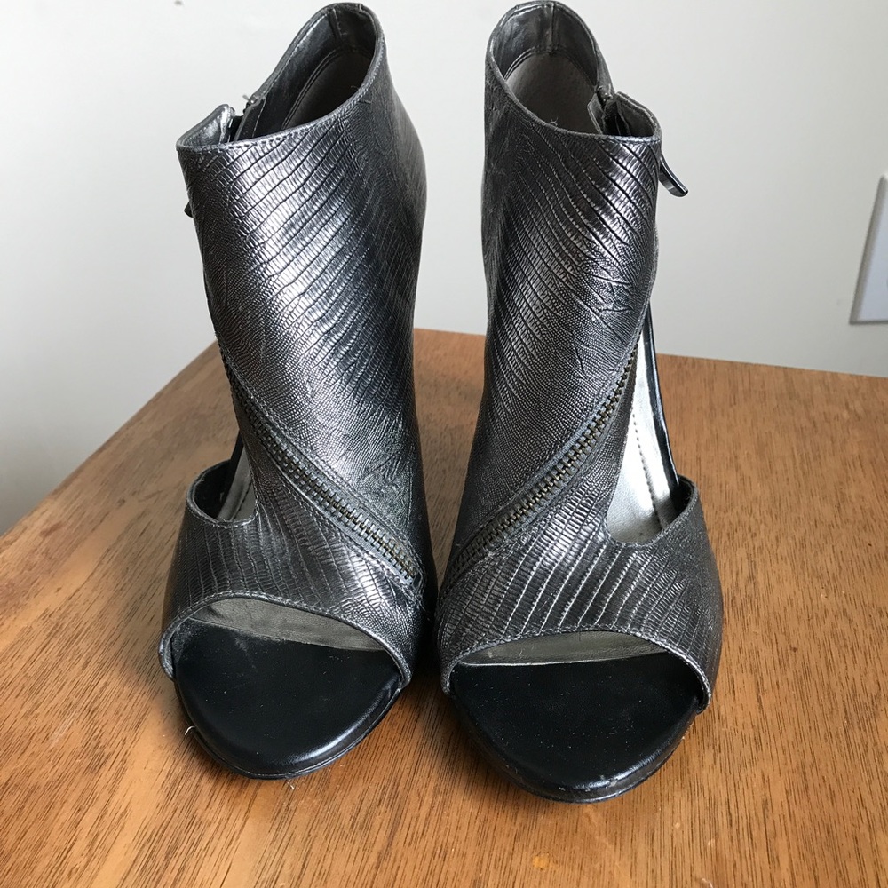 Bcbgeneration Grey Heels - image 4