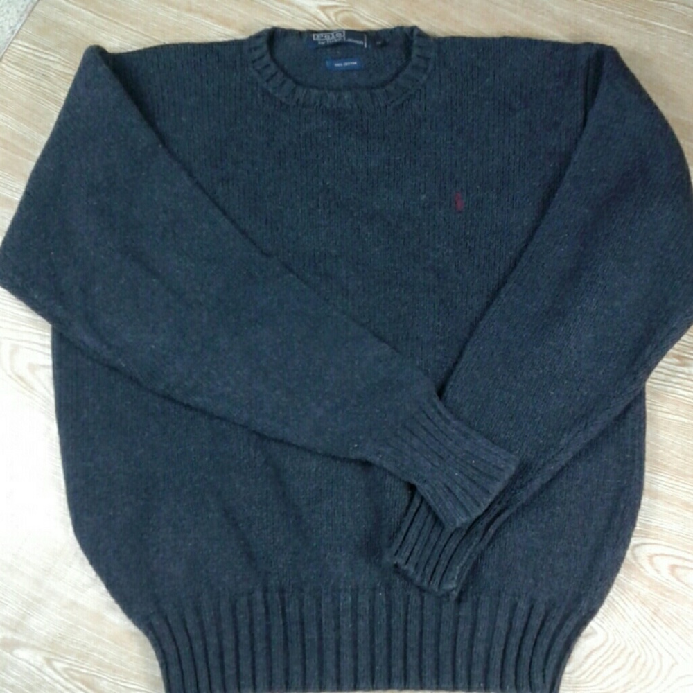 Men's Polo100% cotton sweater. Size medium