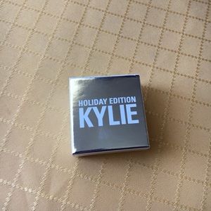 Holiday 2016 Edition Kylie Creme Shadow in Camo