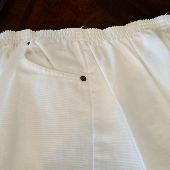 Pants - Picture 2 of 8