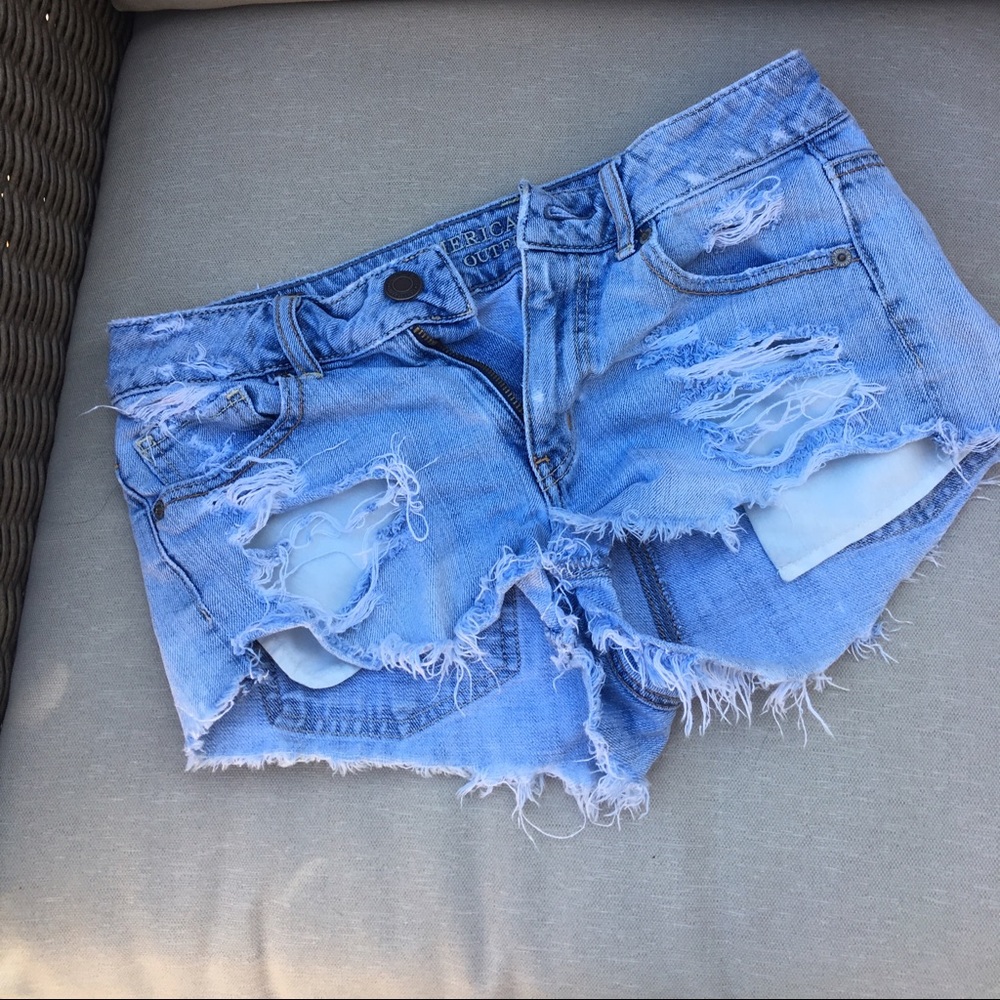 American Eagle Size 2 - very short shorts