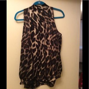 Sleeveless leopard top