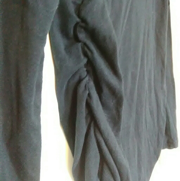 V Neck Long Sleeve Liz Lange Maternity Top - Picture 2 of 5