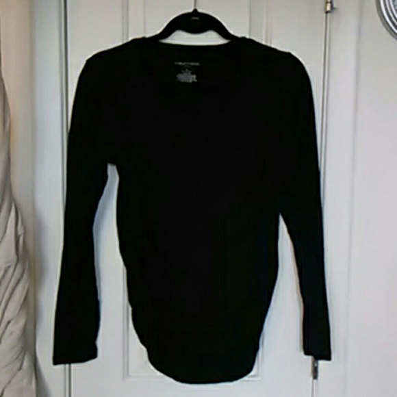 V Neck Long Sleeve Liz Lange Maternity Top - Picture 4 of 5