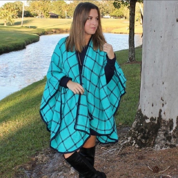 Sweaters - *LAST 1!*Turquoise & navy cozy shawl