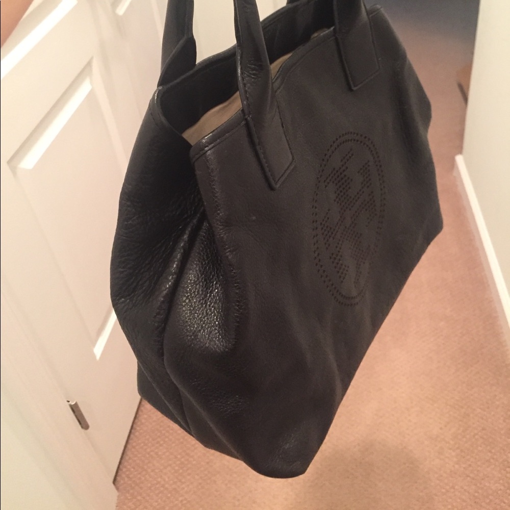 Tory Burch Perforated Logo Tote - Picture 4 of 5