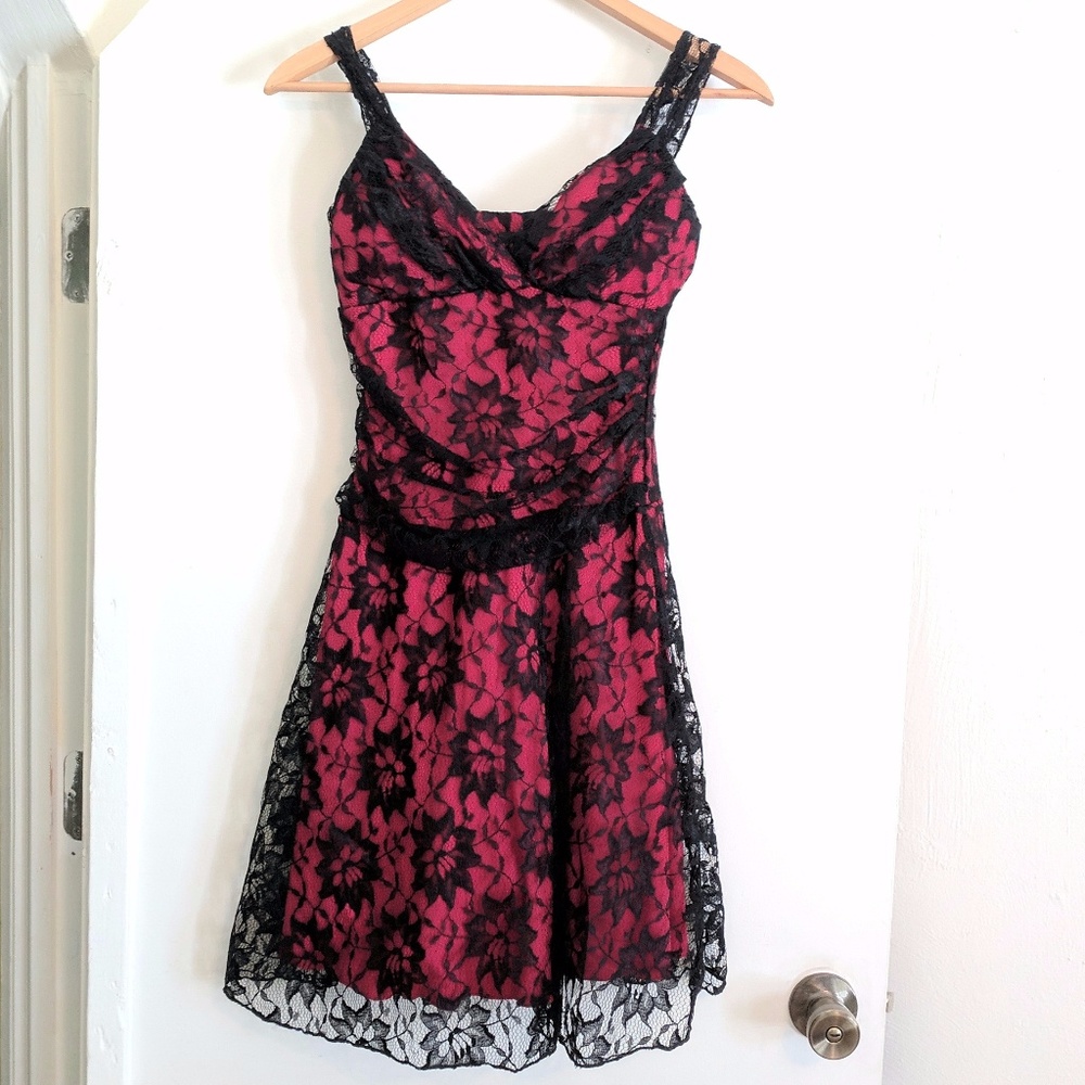 HEAVY RED "Siren's Insomnia" lace dress