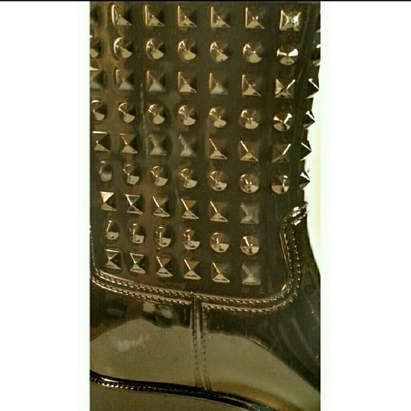 BLACK RAIN BOOTS - Picture 5 of 5