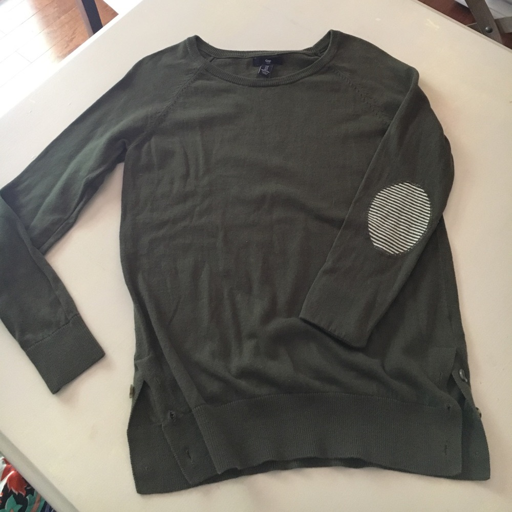 GAP olive sweater size small
