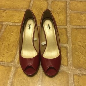 Red peep toe kitten heels sz 9.5