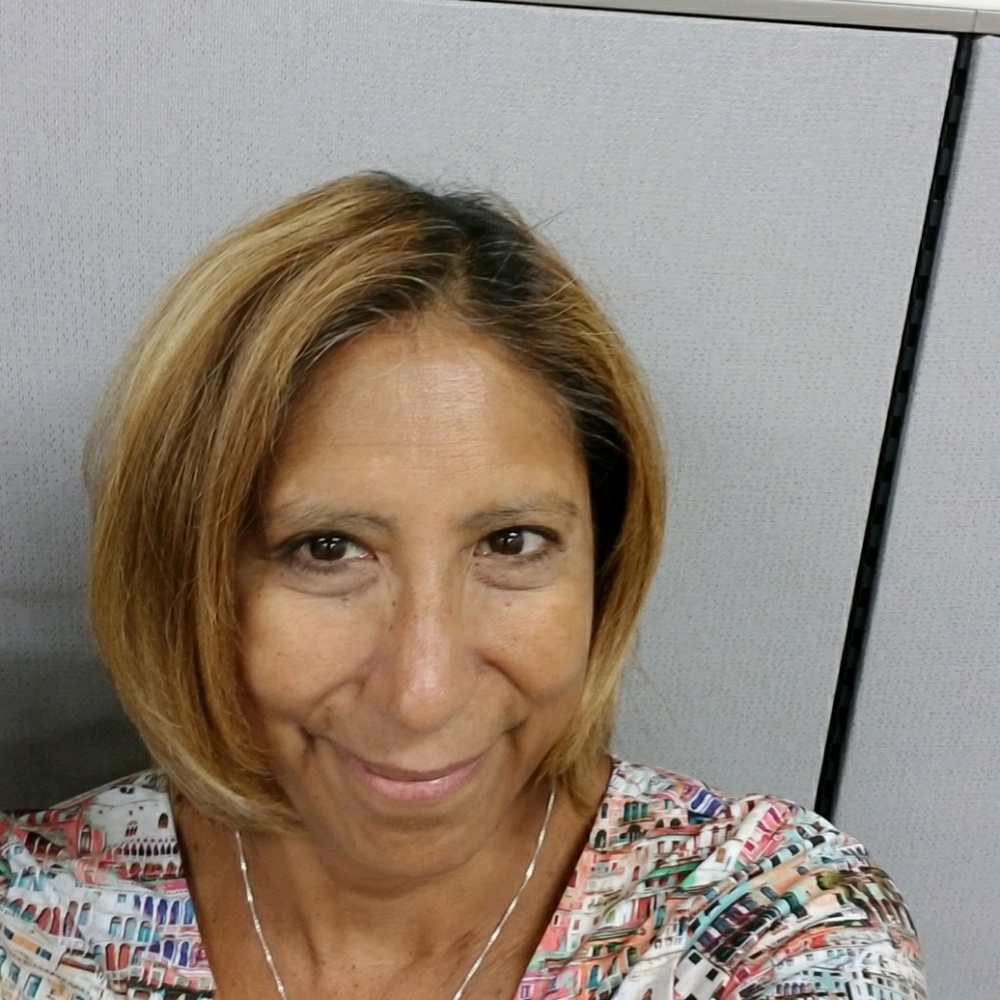 Meet your Posher, Mona