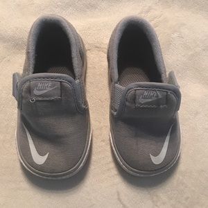 Nike girl shoe