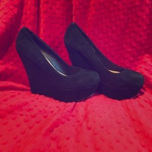 Suede Steve Madden wedges